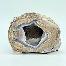 Load image into Gallery viewer, Dugway Geode cut and polished face with deep Crystal Cavity Core