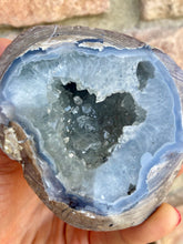 Load image into Gallery viewer, Quartz Crystal hollow