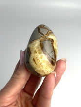 Load image into Gallery viewer, Septarian Geode Crystal Egg Geo Decor