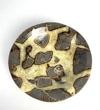Load image into Gallery viewer, GeoDecor Septarian Bowl 5 1/4"