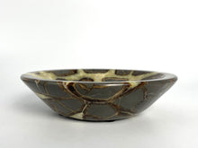Load image into Gallery viewer, GeoDecor Septarian Bowl 5 1/4"
