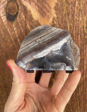 Load image into Gallery viewer, Dugway Geode Polished
