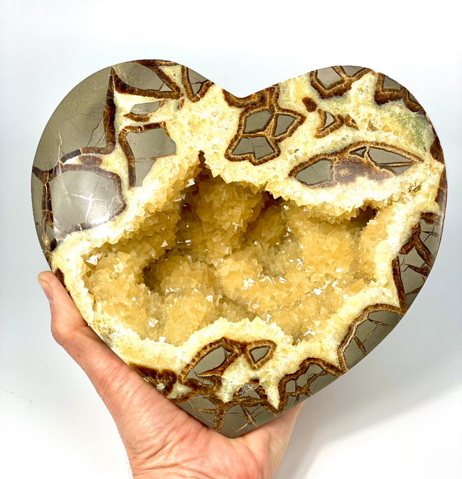 Utah Septarian 3d Heart with Calcite Cyrstals