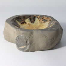 Load image into Gallery viewer, Rough edge Septarian Bowl
